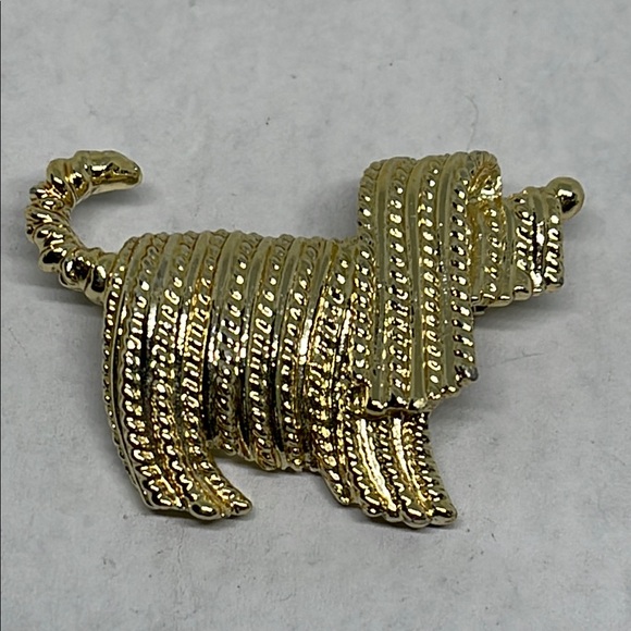 Jewelry - Vintage MCM shaggy dog Gold tone shiny Brooch pin